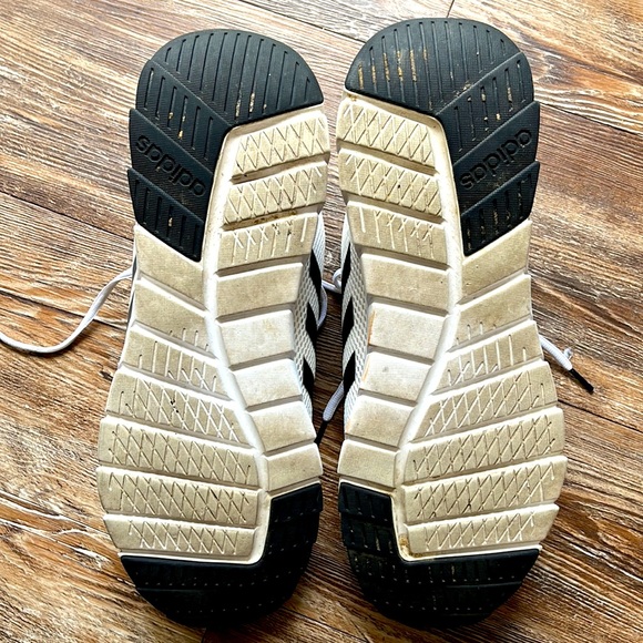 Men’s Adidas Cloudfoam Comfort Running Sneakers. - Picture 3 of 4